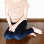 女の子座り　お姉さん座り